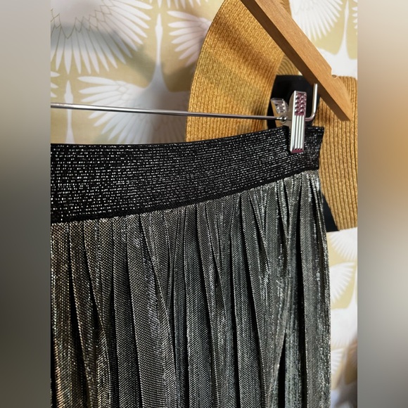 A Beautiful Soul Shawna Skirt - Gunmetal - Picture 2 of 8
